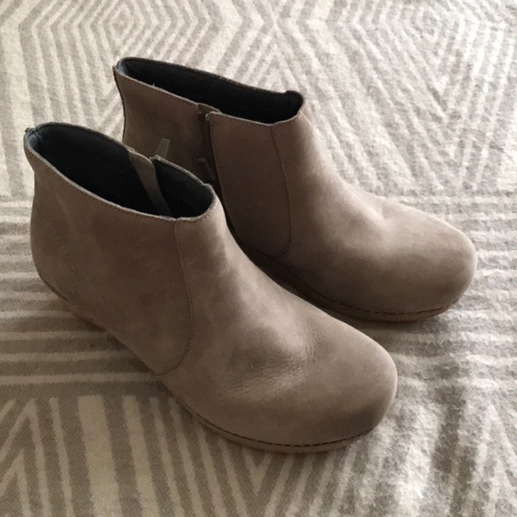 dansko maria taupe